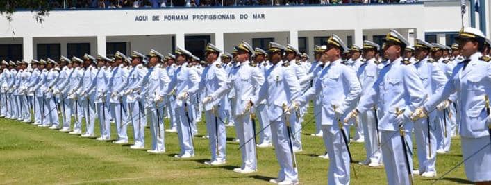 Marinha anuncia 645 vagas com inicial de quase R$ 9 mil