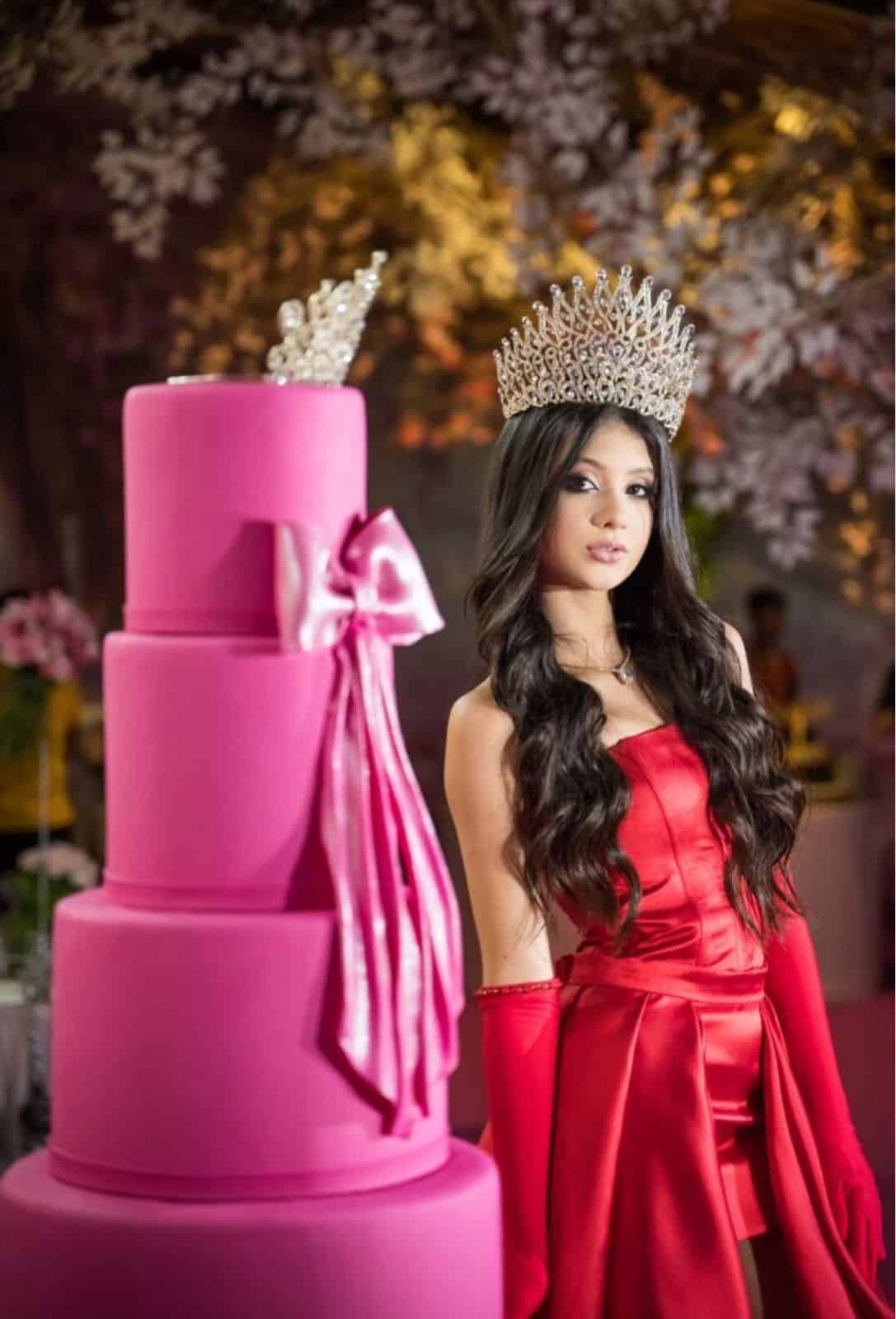 Troca de vestidos e joia: Miss Brasil faz festão de 15 anos no ES. Veja fotos! (Foto: Acervo pessoal)