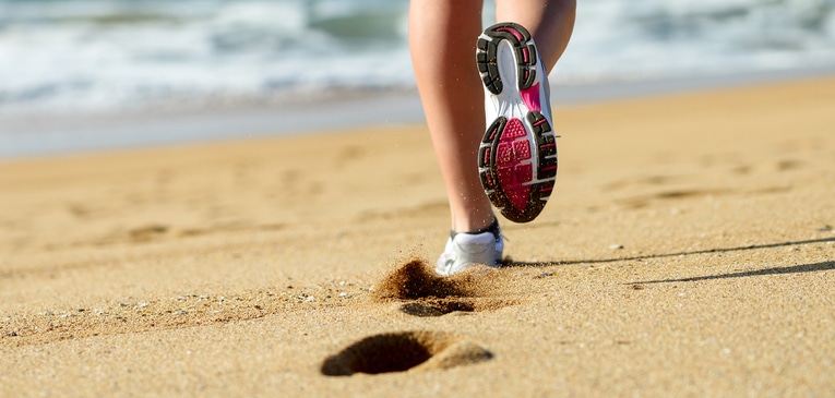 Conheça os benefícios de correr na areia – Corrida de Rua