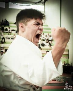Garra e determinação são as caraterísticas marcantes do jovem karateca. (Foto cedida pelo atleta)