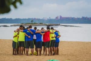 Seleção brasileira treinando na Praia de Camburi (Foto: Diego Alves)