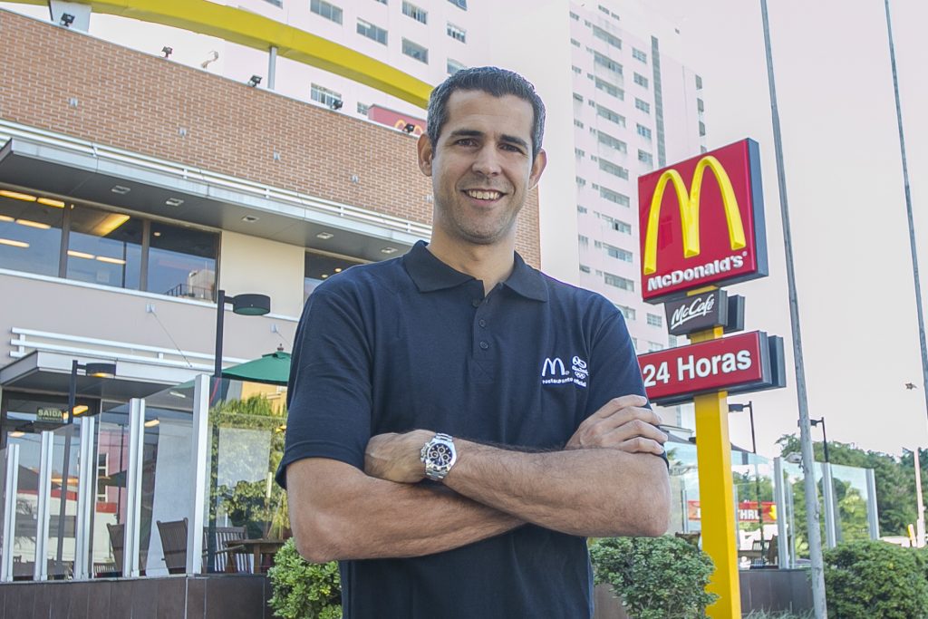 McDonald's anuncia Dante como reforço para o Time Olímpico da marca