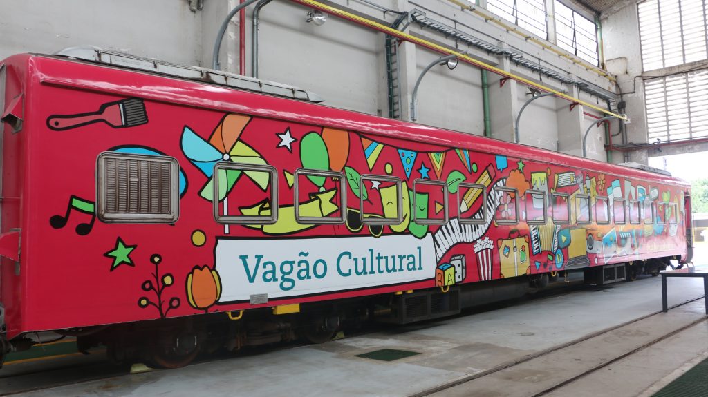 vagão cultural do trem da vale