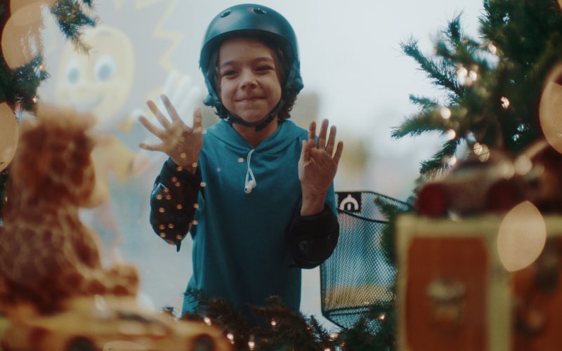 Filme de Natal da Ri Happy explora as recordações familiares para mostrar  que o melhor presente é brincar - Mídia e Mercado